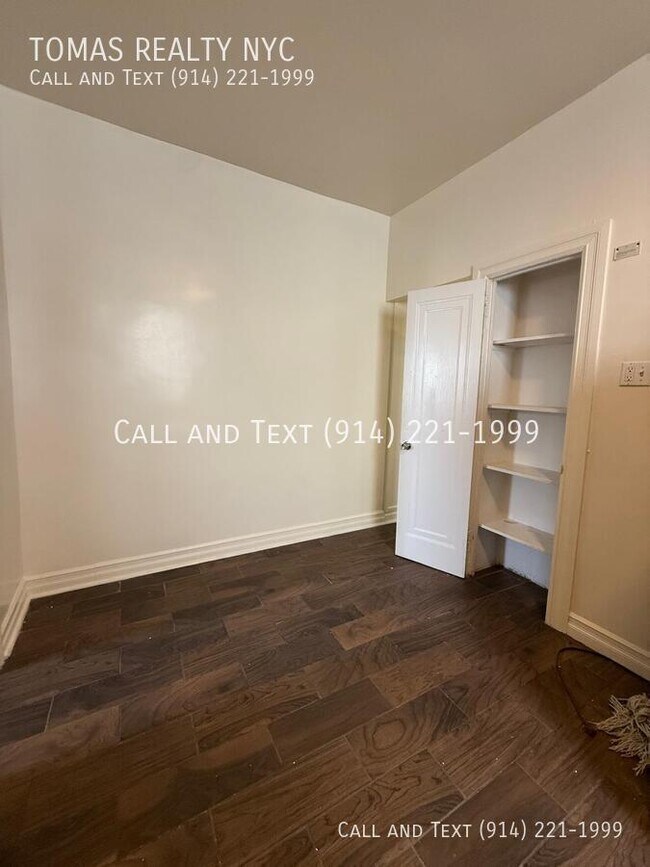 Building Photo - 776 E 233rd St