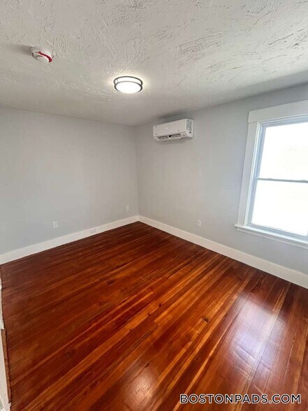 Building Photo - 67 Fairlawn Ave