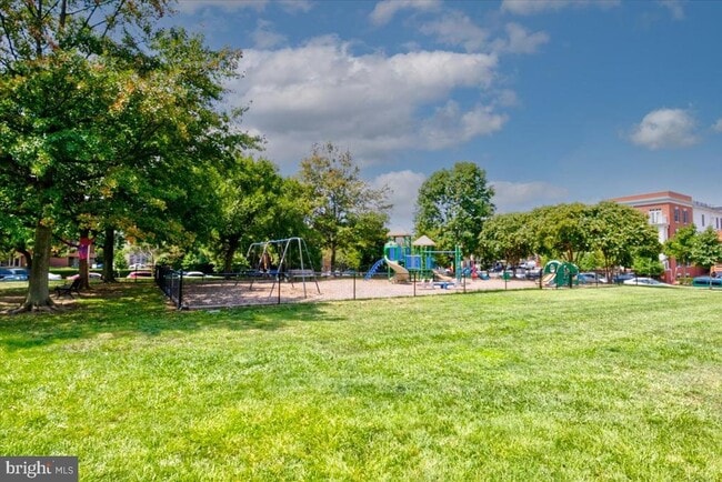 Building Photo - 1023 N Royal St