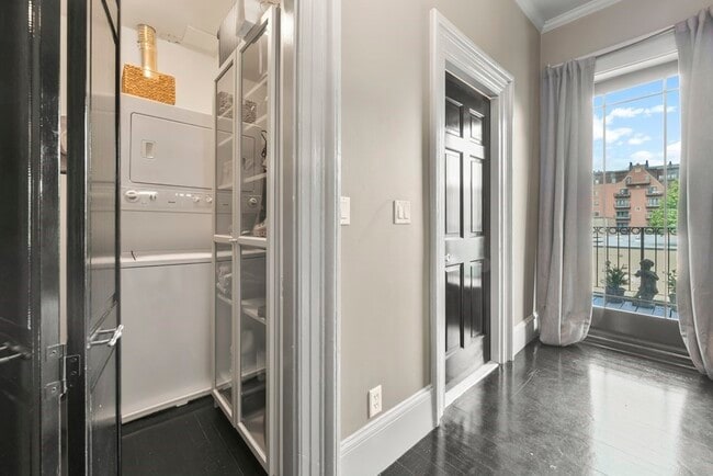 Building Photo - 25 Dartmouth St