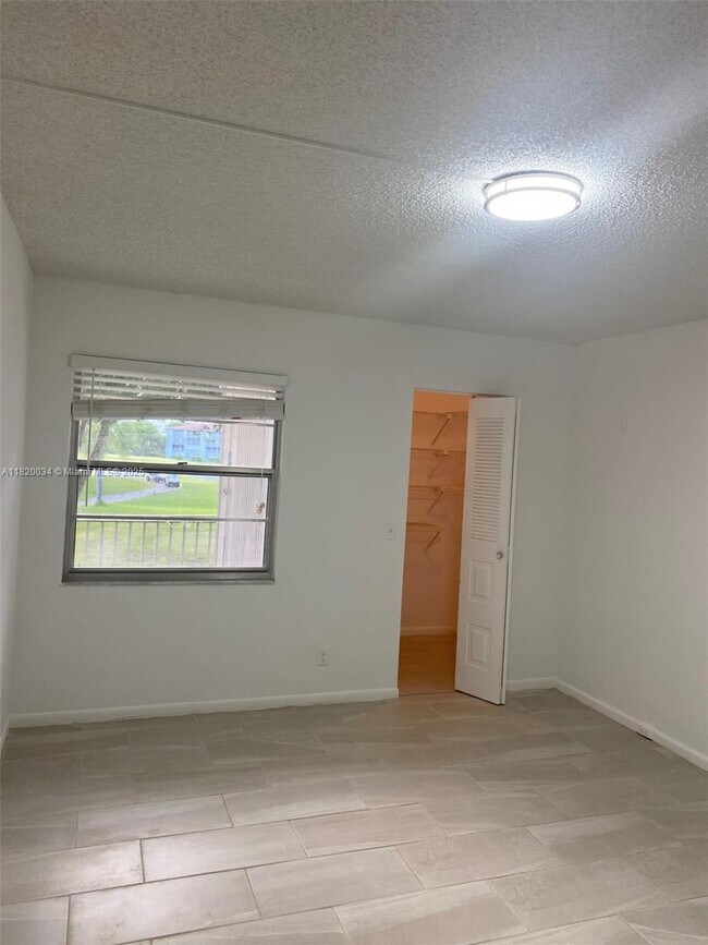 Building Photo - 850 SW 133rd Terrace