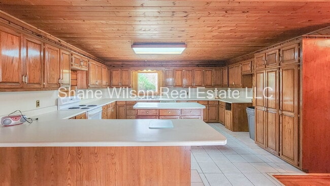 Building Photo - 218 Sugar Hollow Rd