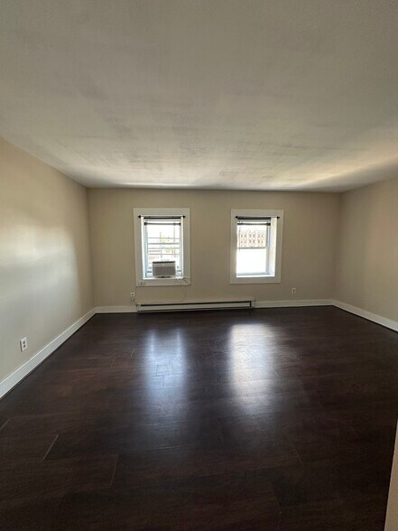 Building Photo - 367 State St