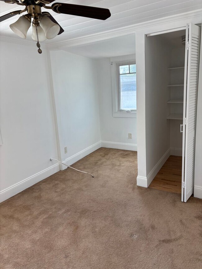 Building Photo - Charming 2+1 house for rent with small yar...