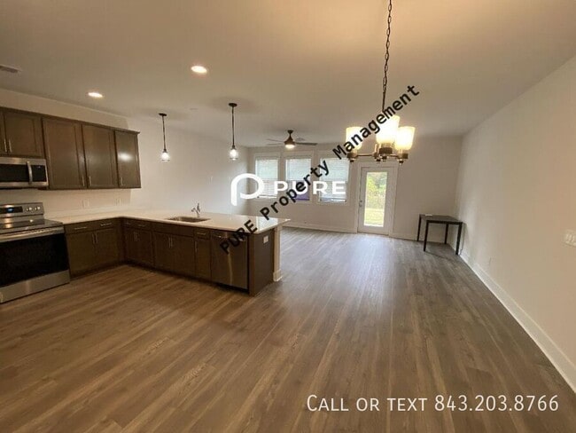 Building Photo - 7816 Park Gate Dr