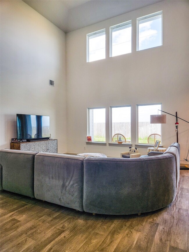 Building Photo - 7219 Sunbreeze Ln