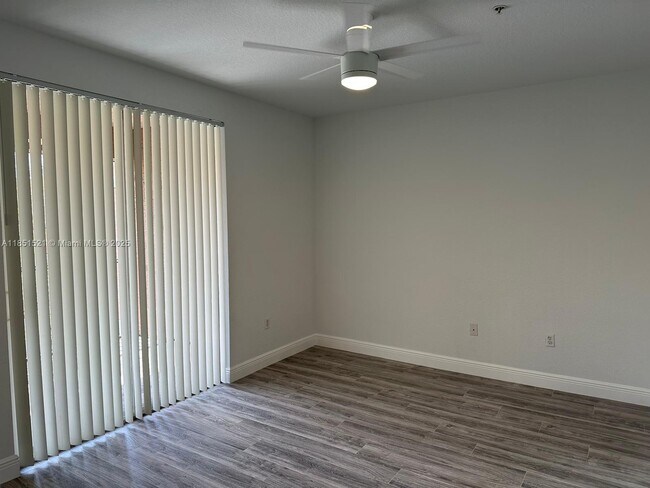 Building Photo - 6590 W Sample Rd
