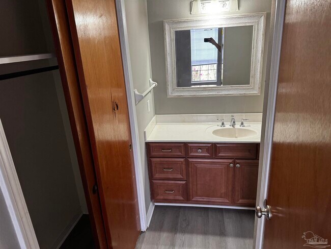 Building Photo - 5941 Leesway Blvd