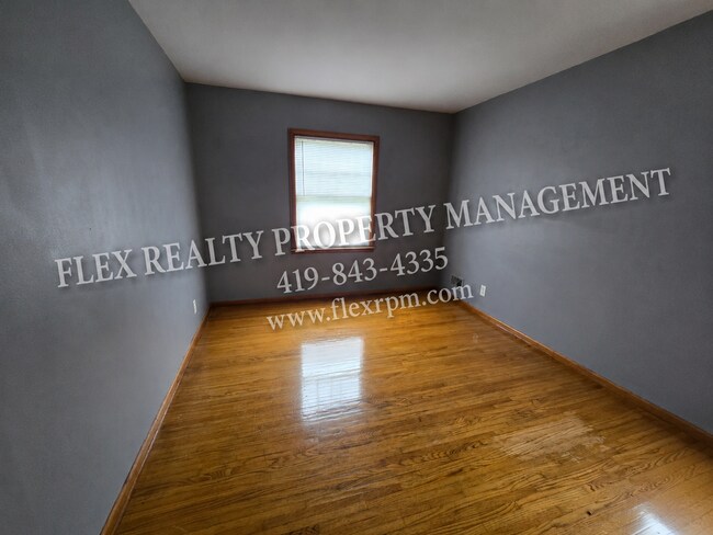 Building Photo - 3901 Leybourn Ave