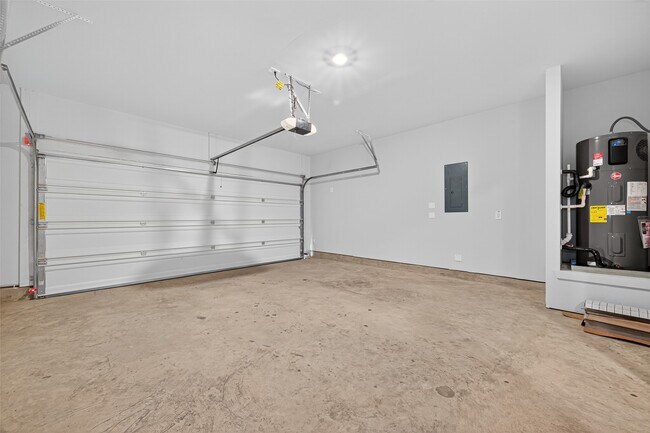 Building Photo - 24110 Blooming Daisy Cir