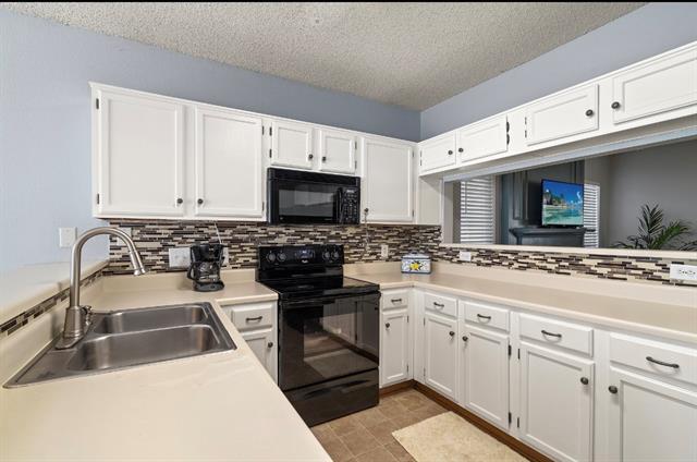 Building Photo - 1520 Beach Ln