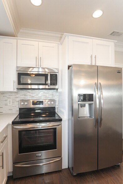 Building Photo - 2187 Half Moon Pl NE
