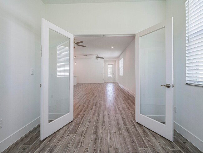 Building Photo - 11551 SW Viridian Blvd