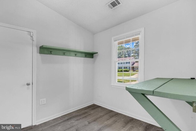 Building Photo - 2124 Duchy Ct