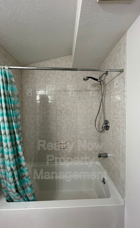 Building Photo - 12226 Fairview Ct