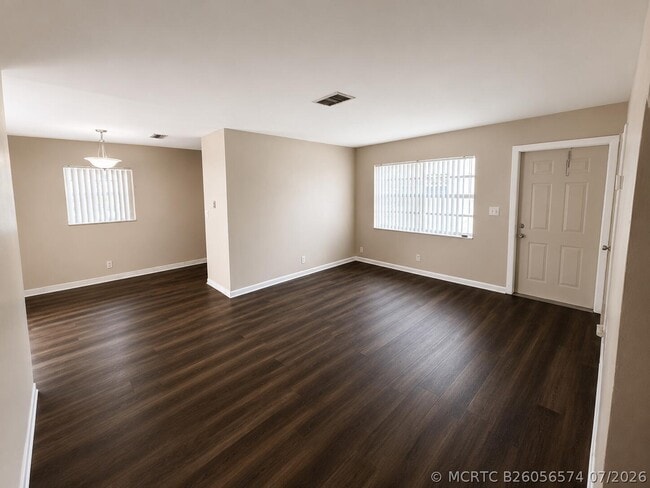 Building Photo - 4125 Woodside Dr