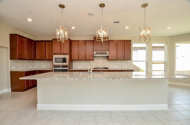 Building Photo - 4711 Hollow Tree Dr