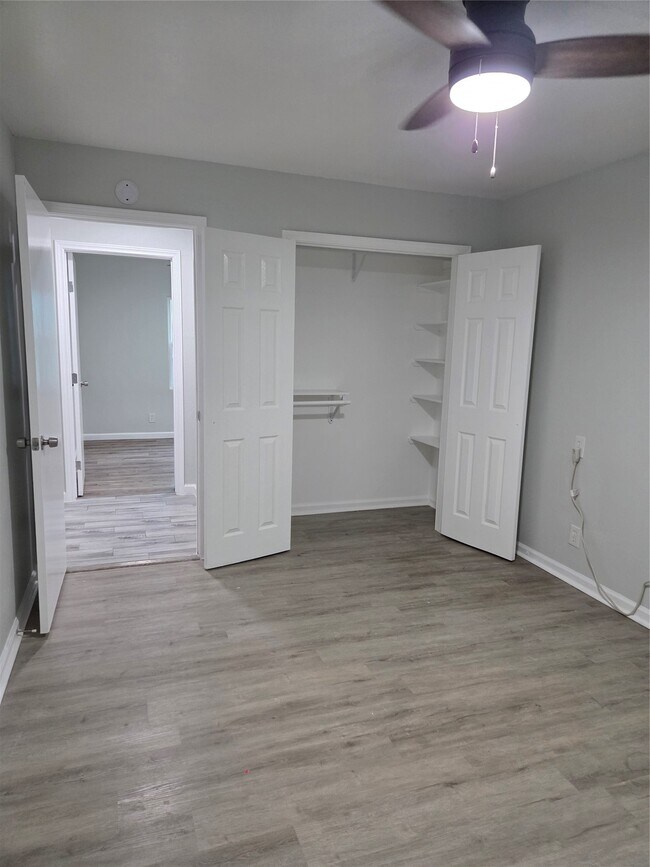 Building Photo - 619 13th St