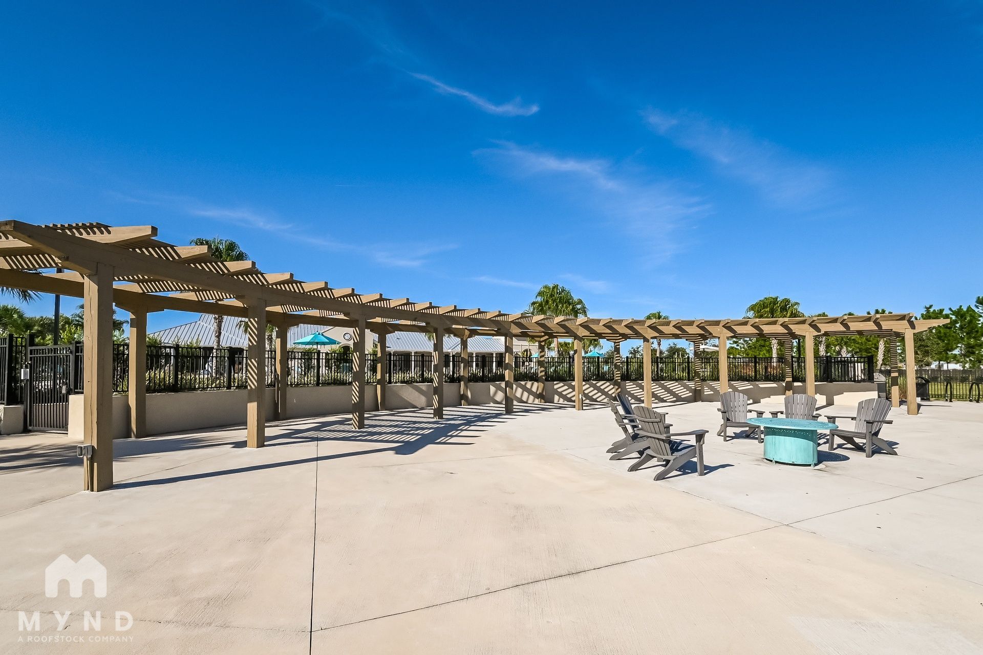 Building Photo - 11161 Leland Groves Dr