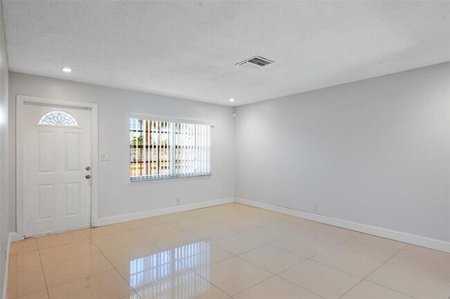 Building Photo - 6719 Boulevard of Champions