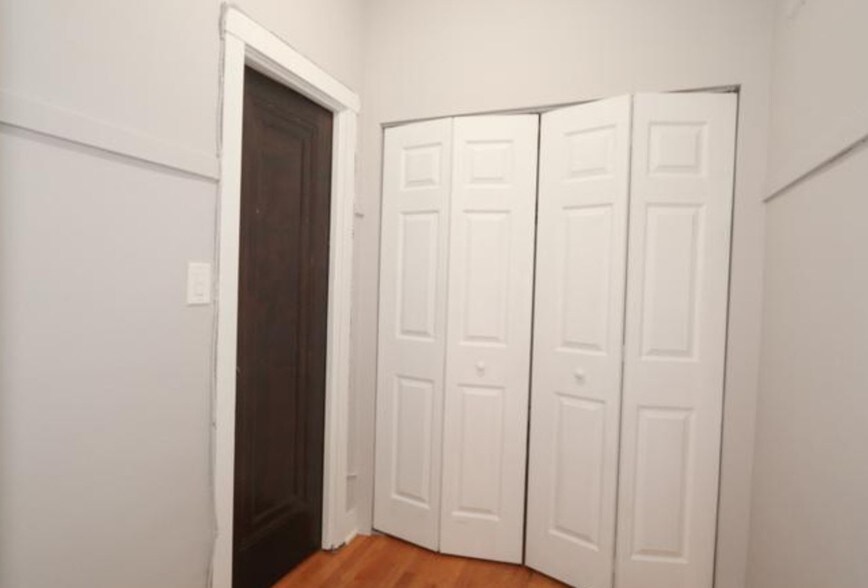 Storage/office nook - 224 N Oak Park Ave