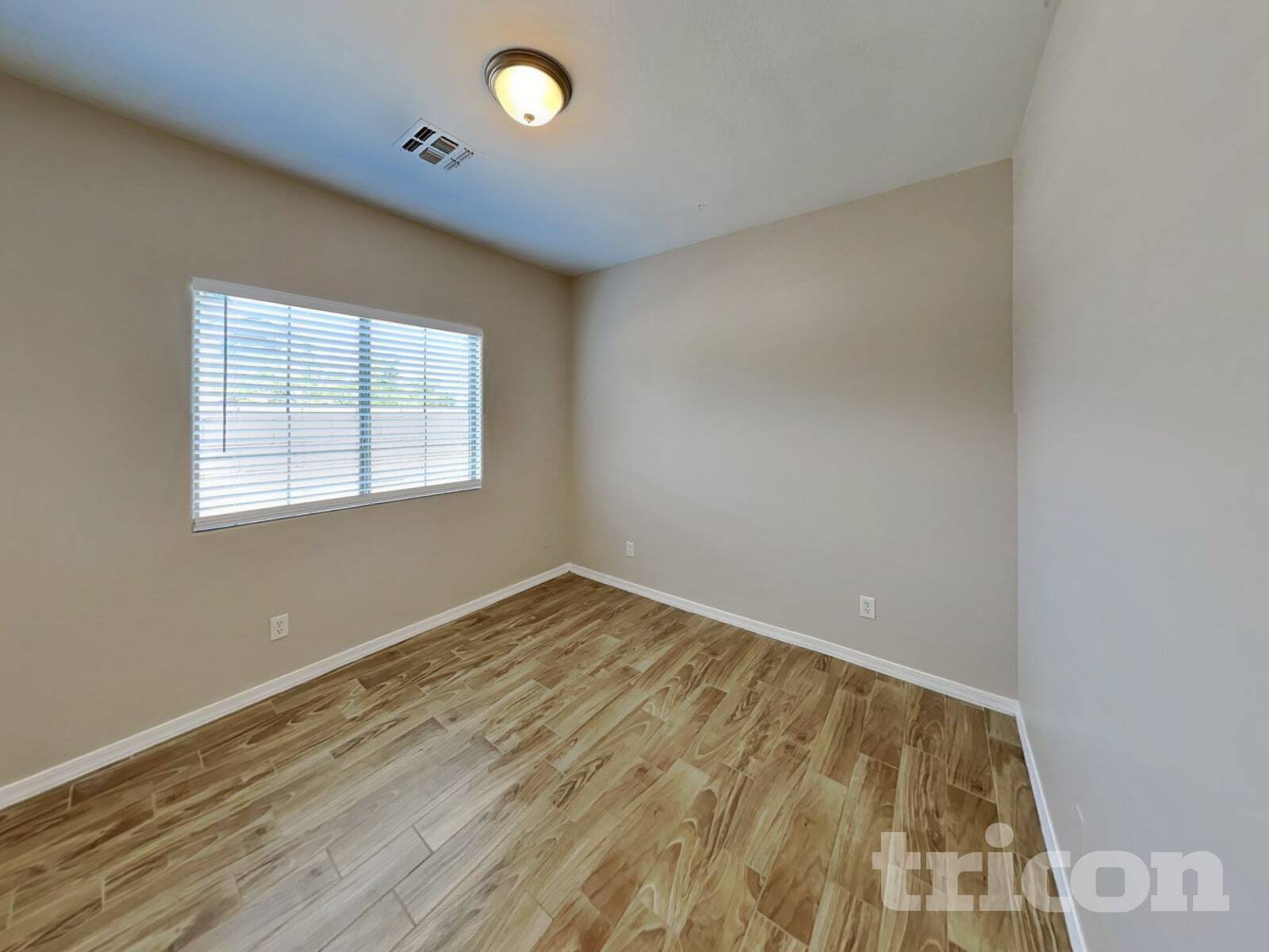 Building Photo - 5010 W Fawn Dr
