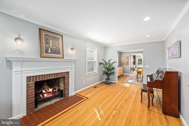 Building Photo - 1604 N Edgewood St