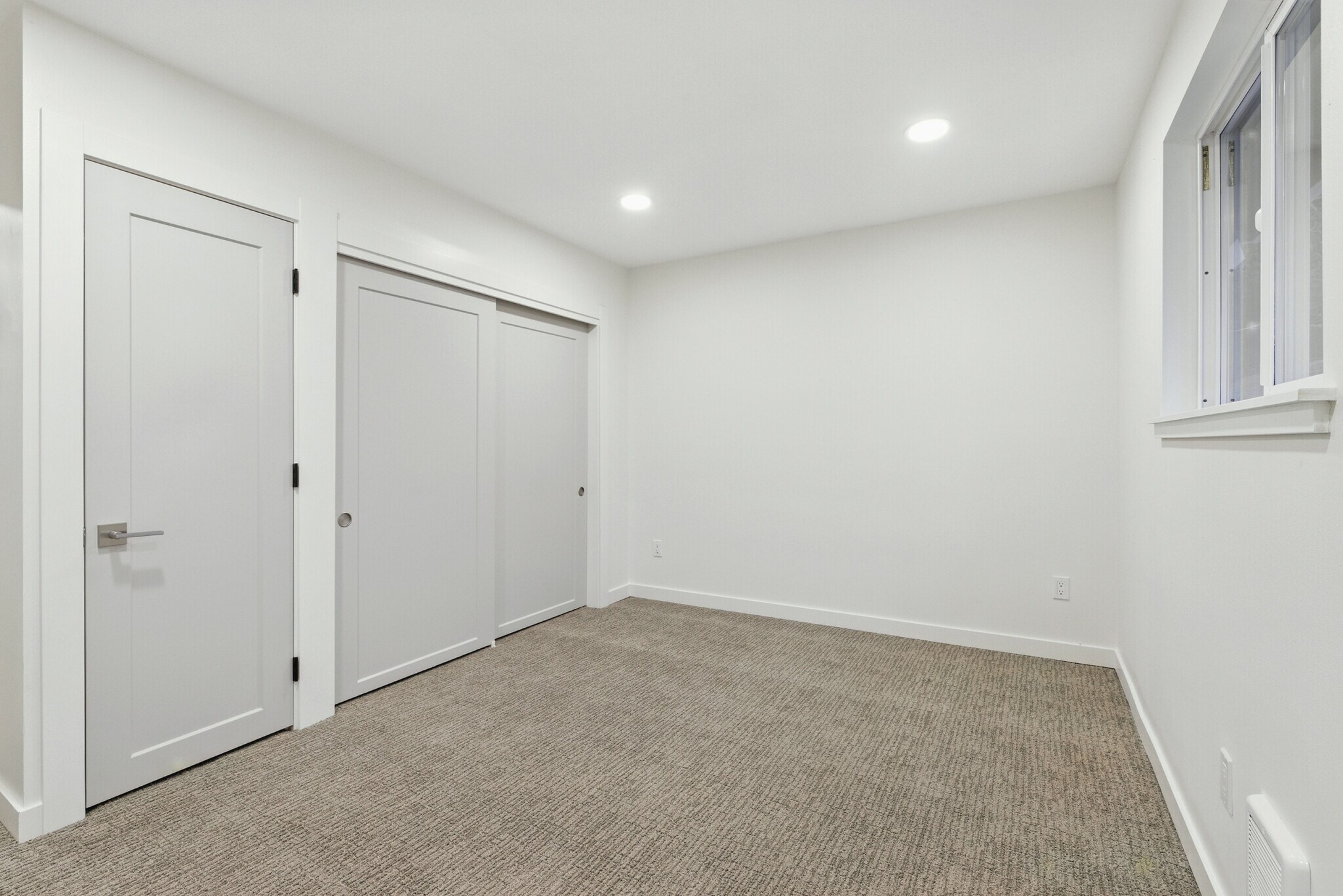 Room#2 - 5150 S Creston St