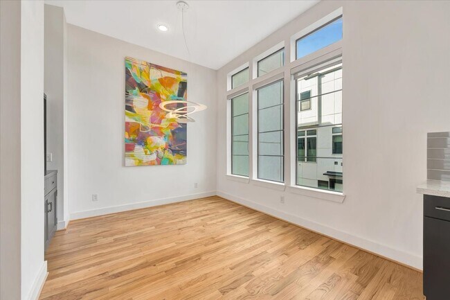 Building Photo - 2104 Colorado St