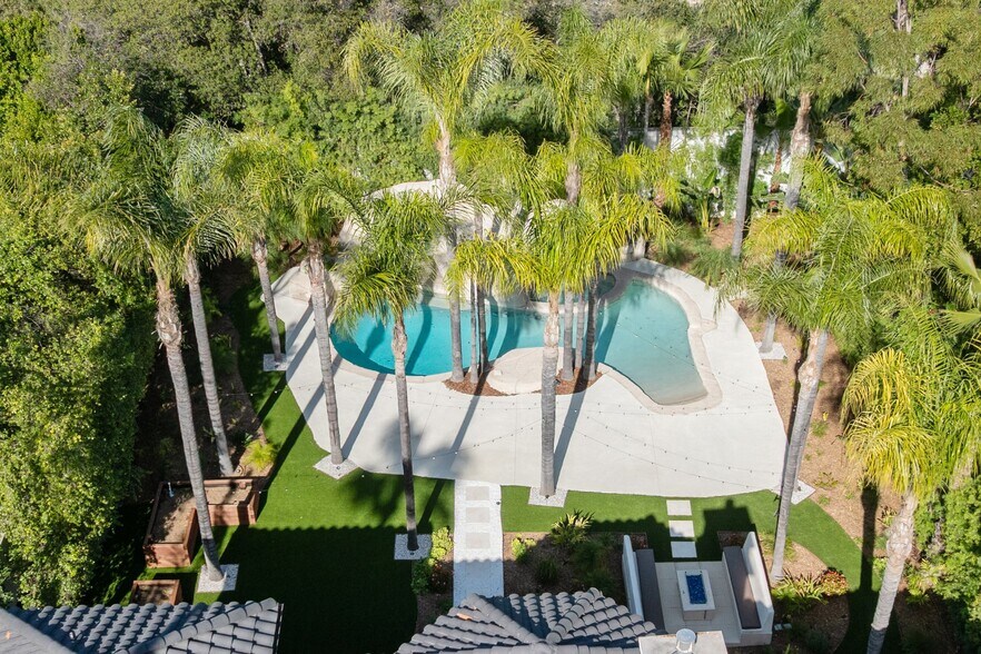 Building Photo - 17437 Oak Creek Ct