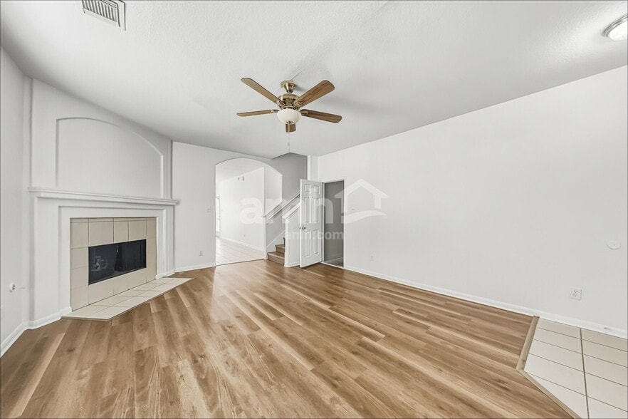 Building Photo - 1631 Laura Anne Dr