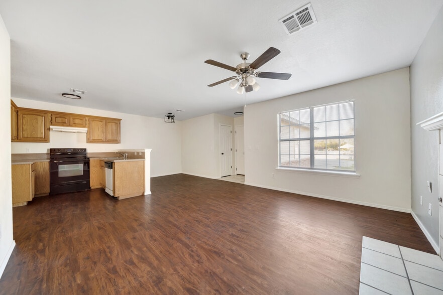 Building Photo - 11215 N 112th East Ave