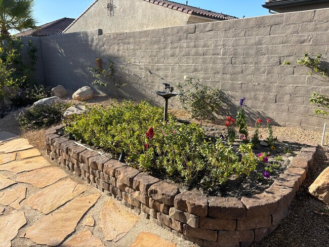 Building Photo - 46 Vintage