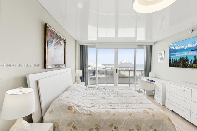 Building Photo - 16711 Collins Ave
