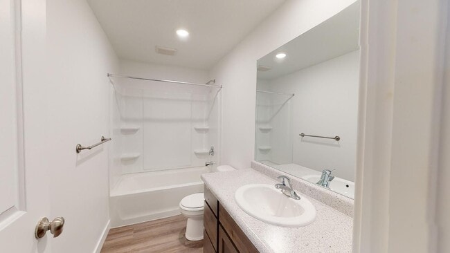 Building Photo - BEAUTIFUL 4-BEDROOM TOWNHOME FOR RENT