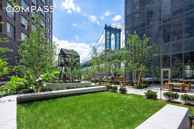 Building Photo - 252 South St