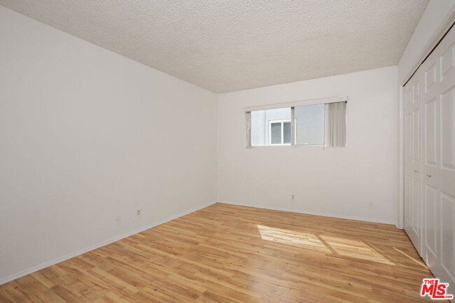 Building Photo - 953 4th St