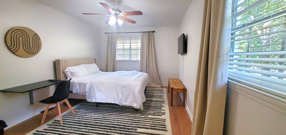 Master Bedroom - 9058 Baker Dr