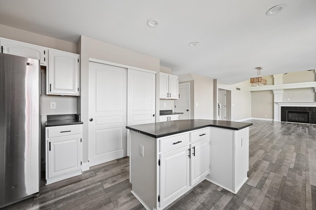 Building Photo - 3947 Buckhill Dr