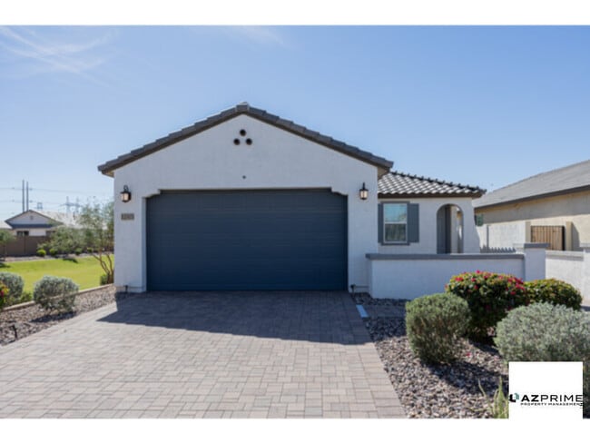 Building Photo - Modern 3/2 Avondale Home!