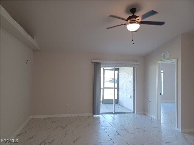 Building Photo - 1109 SE 5th Ct