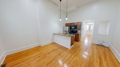 Building Photo - 327 S 12th St