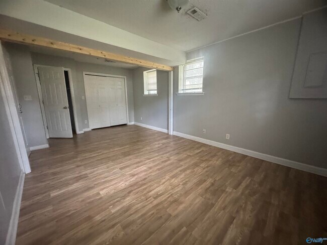 Building Photo - 3201 Delia Ln NW