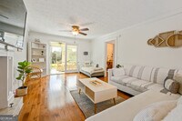 Building Photo - 1223 Settlebench Ln