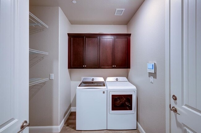 Building Photo - 2935 N Leya Dr