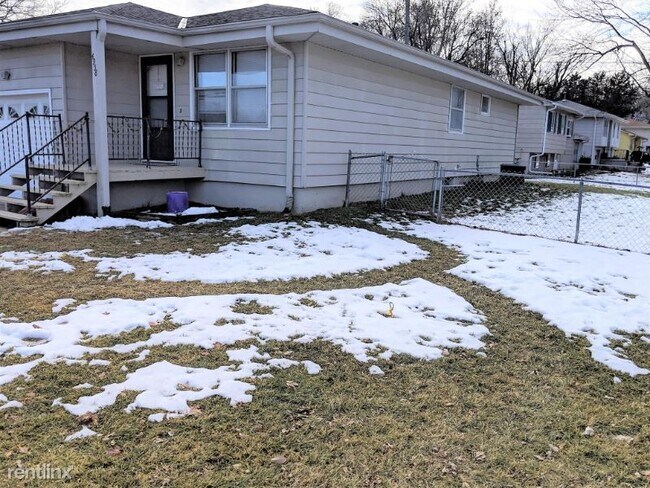 Building Photo - 3 br, 1.5 bath House - 4958 Marshall Dr
