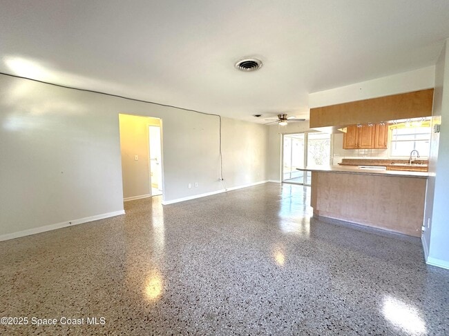 Building Photo - 4780 E Key Dr