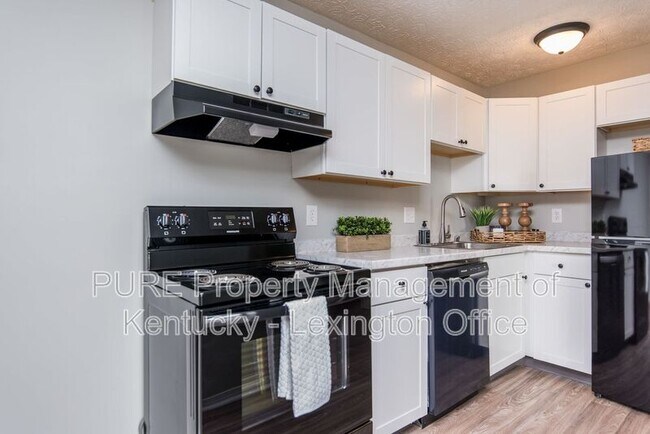 Building Photo - 360 Redding Rd