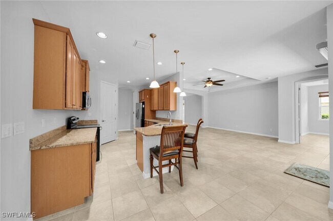 Building Photo - 271 Destiny Cir