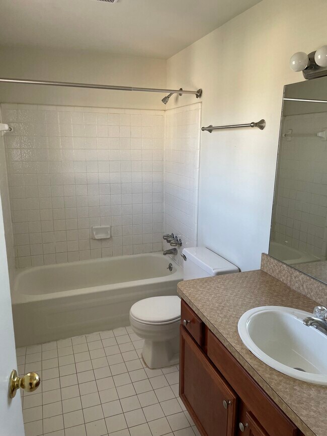 Bath - 2272 Orchard Crest St